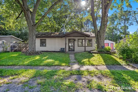 2406 Cimarron Dr, Kalamazoo, MI 49004