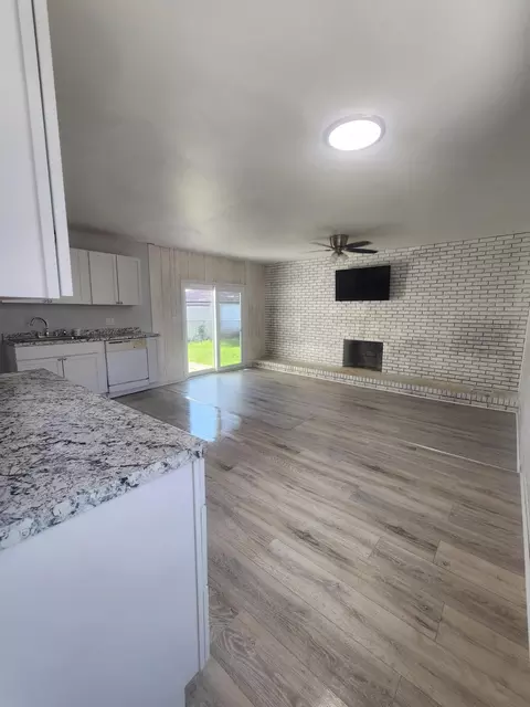 9354 Lisa St, Romulus, MI 48174 photo 3