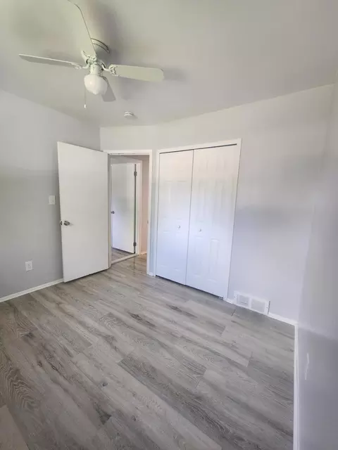 9354 Lisa St, Romulus, MI 48174 photo 12