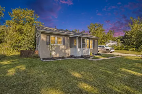 6035 Blowers Dr NW, Comstock Park, MI 49321