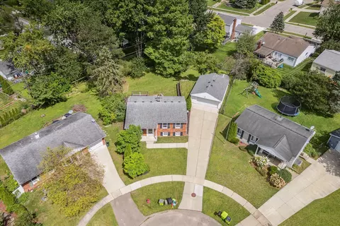 426 Lyon Ct, South Lyon, MI 48178