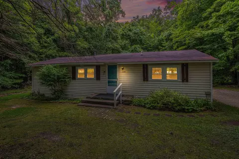 6605 E Becht Rd, Coloma, MI 49038