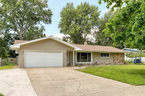 124 Orlando Ave, Holland, MI 49423