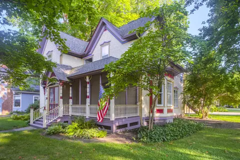 339 W Bridge St, Plainwell, MI 49080 photo 2