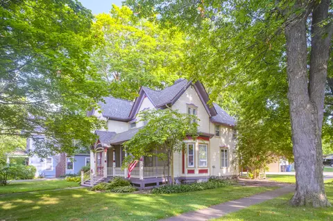 339 W Bridge St, Plainwell, MI 49080 photo 3