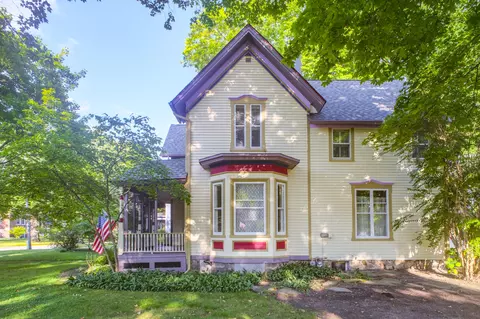 339 W Bridge St, Plainwell, MI 49080