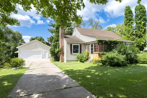 2935 E Paris Ave SE, Grand Rapids, MI 49512