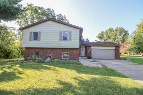 17335 Arrowhead Trl, Three Rivers, MI 49093