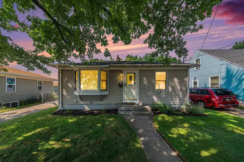 337 Maplelawn St SW, Grand Rapids, MI 49548