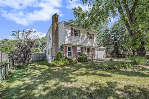 829 Silverleaf St SE, Grand Rapids, MI 49508