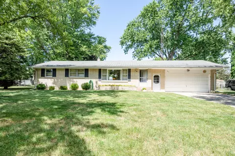 1815 Sherwood Dr, Stevensville, MI 49127