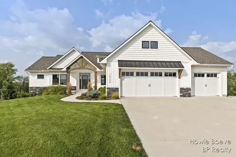 12790 Ridgedale Dr, Allendale, MI 49401