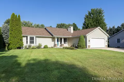 6215 Prairie Ave, Zeeland, MI 49464