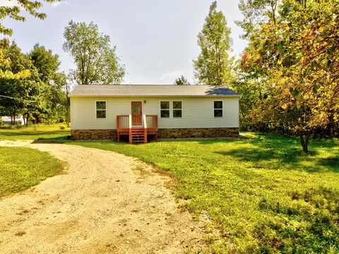 6550 Almy Rd, Vestaburg, MI 48891