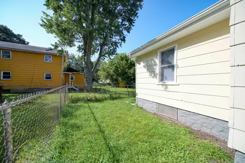 413 Quarry St, Jackson, MI 49201 photo 5