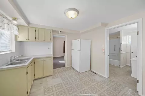 413 Quarry St, Jackson, MI 49201 photo 11