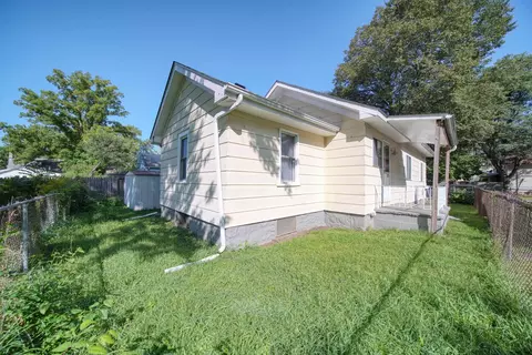 413 Quarry St, Jackson, MI 49201 photo 3