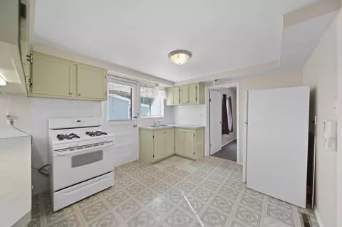 413 Quarry St, Jackson, MI 49201 photo 9