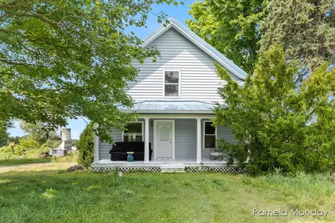 6299 S 90th Ave, New Era, MI 49446