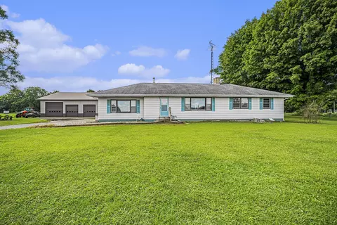 14369 Millers Mill Rd, Constantine, MI 49042