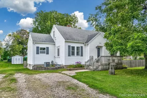 6856 Dutton Ave SE, Caledonia, MI 49316