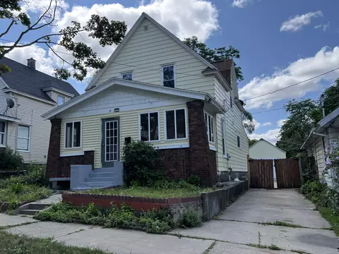 14 Palmer St NW, Grand Rapids, MI 49505