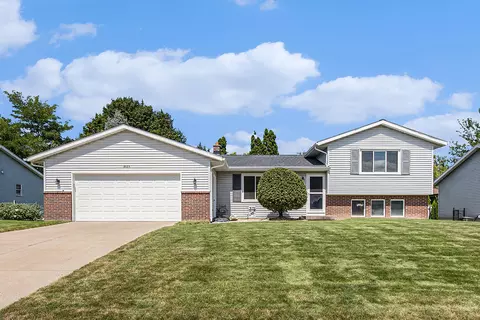 1865 Mapleview St SE, Kentwood, MI 49508