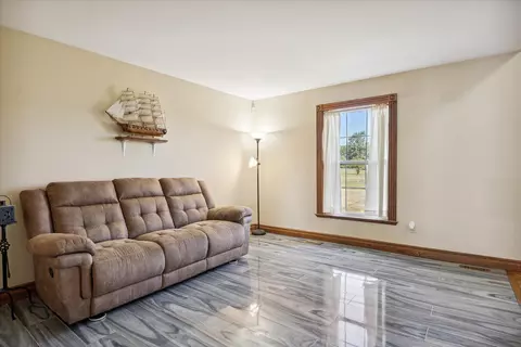 Living - 10379 Preston Rd, Britton, MI 49229 photo 2 of 8