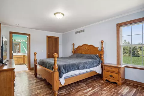 Bedroom - 10379 Preston Rd, Britton, MI 49229 photo 3 of 9