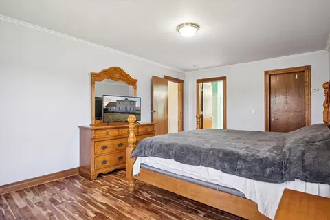 Bedroom - 10379 Preston Rd, Britton, MI 49229 photo 2 of 9