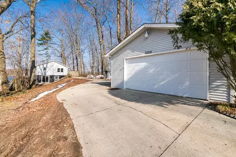 32520 Cable Pkwy, Dowagiac, MI 49047