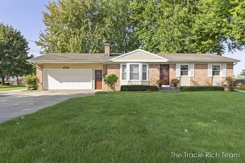 4736 Remembrance Rd NW, Grand Rapids, MI 49534