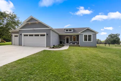10800 Hankerd Rd, Pleasant Lake, MI 49272
