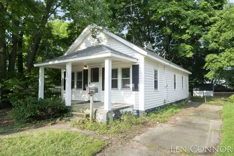 2305 Berwyn Ave SW, Wyoming, MI 49519