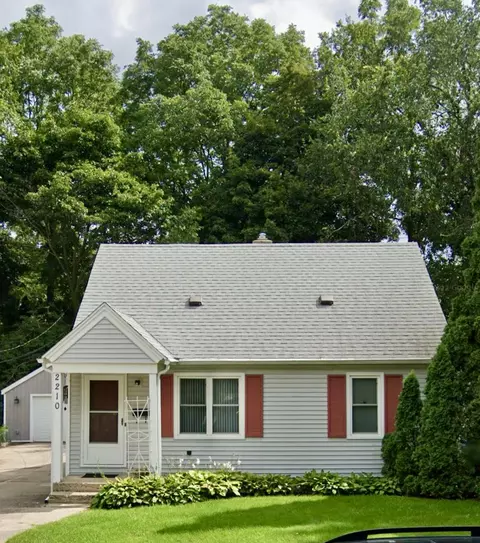 2210 Riverside Dr NE, Grand Rapids, MI 49505