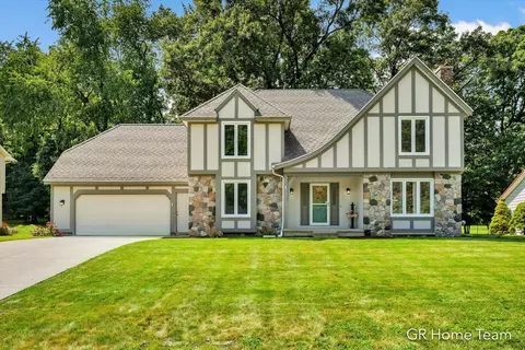 2109 Pinnacle Dr SW, Wyoming, MI 49519