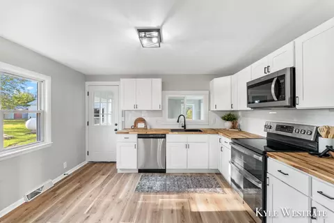 1725 Kellogg Rd, Ionia, MI 48846 photo 12