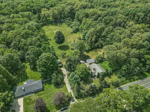 1913 W D Ave, Kalamazoo, MI 49009