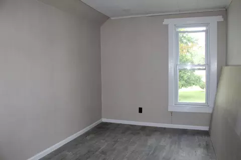 202 E Walnut St, Carson City, MI 48811 photo 10