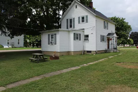 202 E Walnut St, Carson City, MI 48811 photo 11