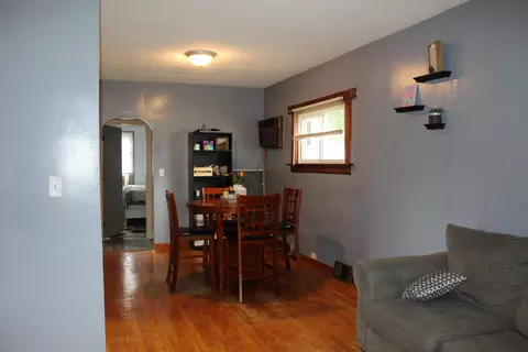 202 E Walnut St, Carson City, MI 48811 photo 4