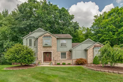 30422 Aston Ct, Farmington Hills, MI 48331