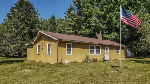 6418 E Dewey Rd, Fountain, MI 49410