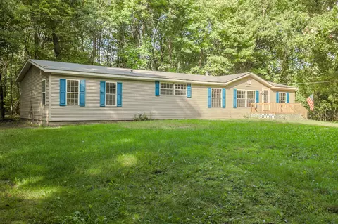 11502 Hall Rd, Ravenna, MI 49451