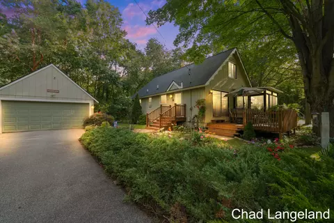 17139 2nd St, Holland, MI 49424