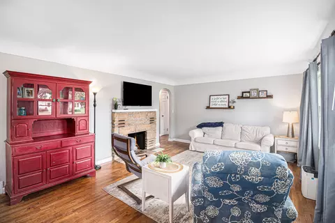 823 Loomis St, Jackson, MI 49202 photo 6