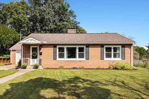 823 Loomis St, Jackson, MI 49202