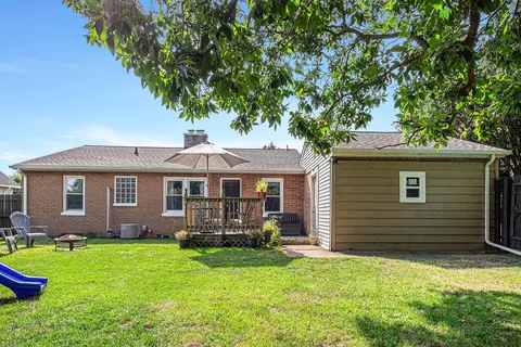 823 Loomis St, Jackson, MI 49202 photo 25