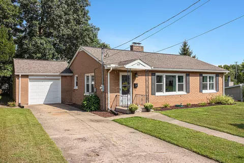 823 Loomis St, Jackson, MI 49202 photo 4