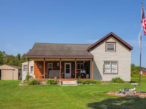 19092 38th St, Gobles, MI 49055